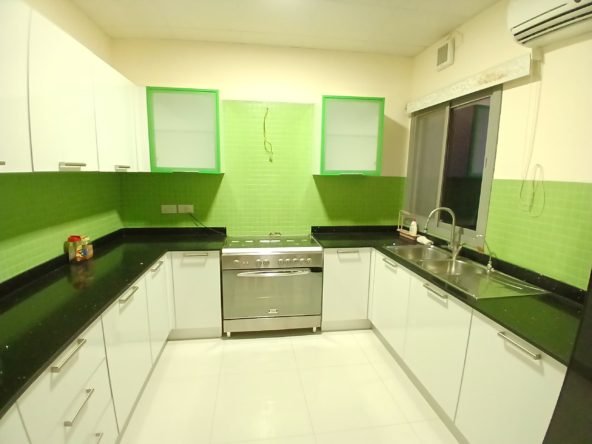 apartmentsinbahrain.com