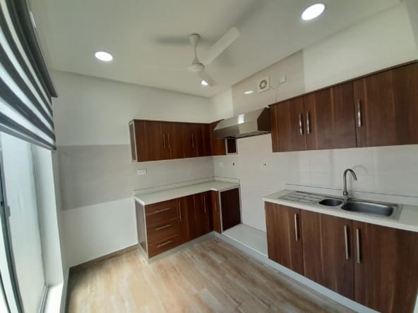 apartmentsinbahrain.com